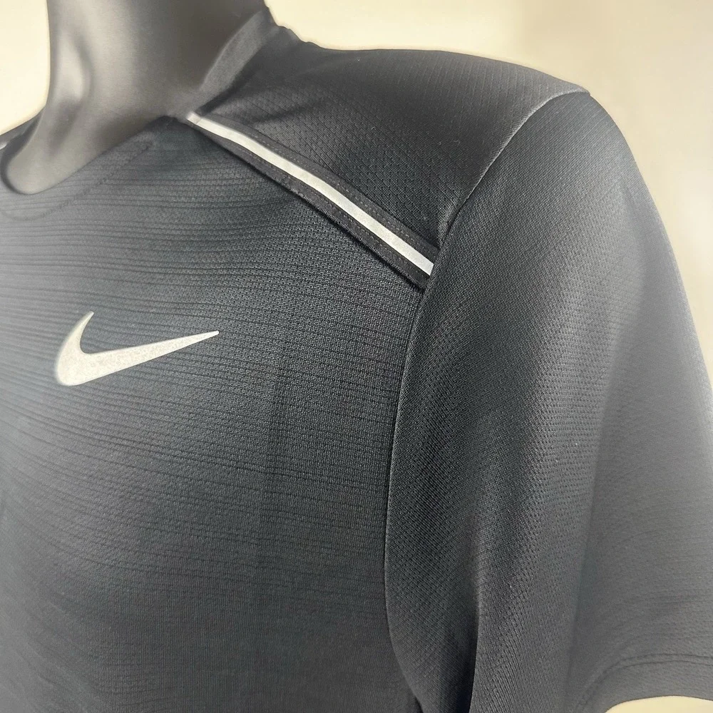 Nike Mens Miler Short Sleeve Reflective Running Top Black Small‎ AJ7565-010 $35